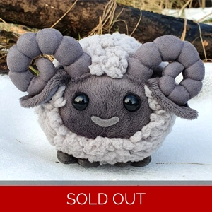 Small light grey ram - Melker